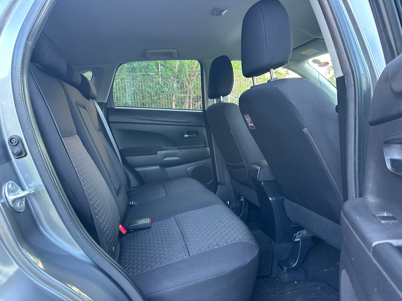 MITSUBISHI RVR thumbnail 6